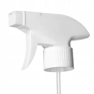 Plastový rozprašovač s pákovým mechanismem